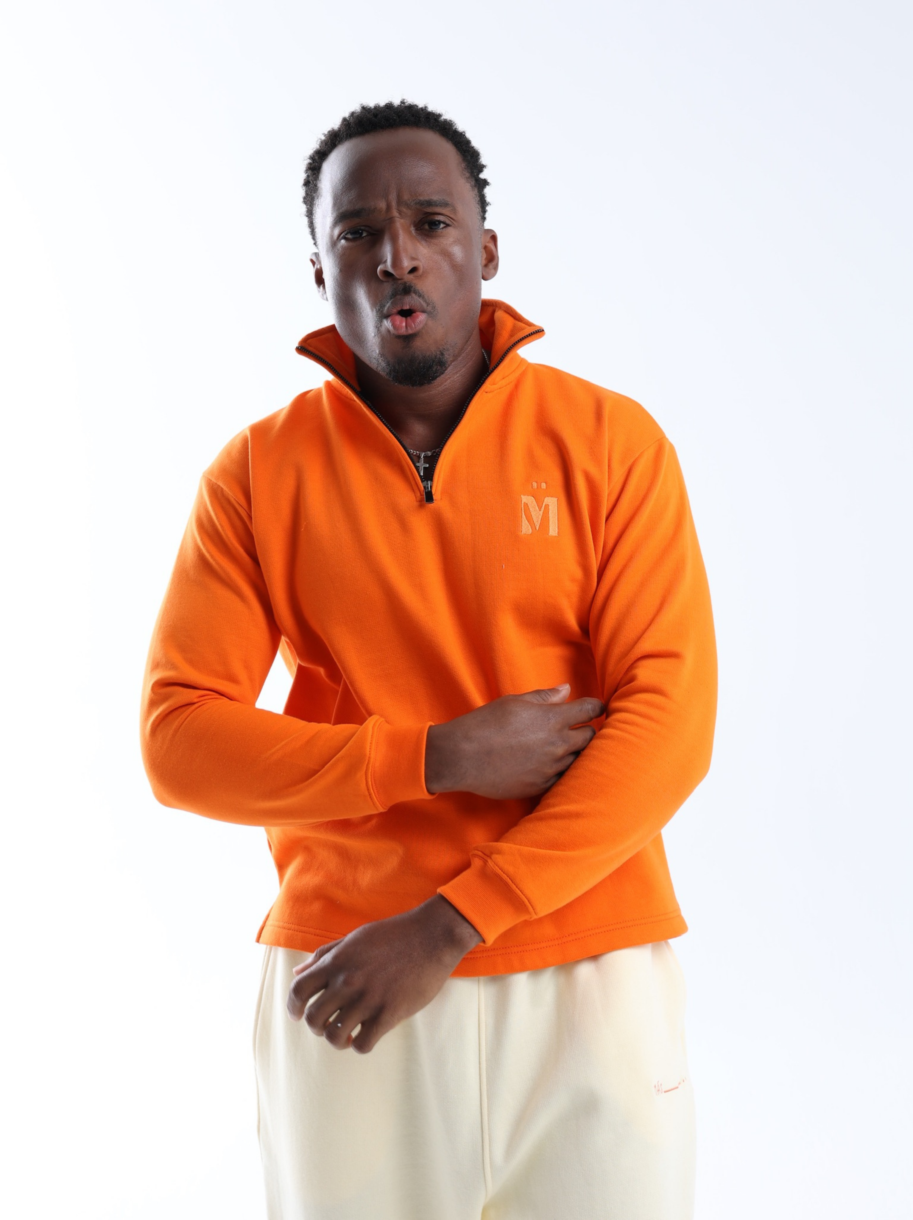 Orange Q-Zip – MAÜLLO Orange Q-Zip – MAÜLLO