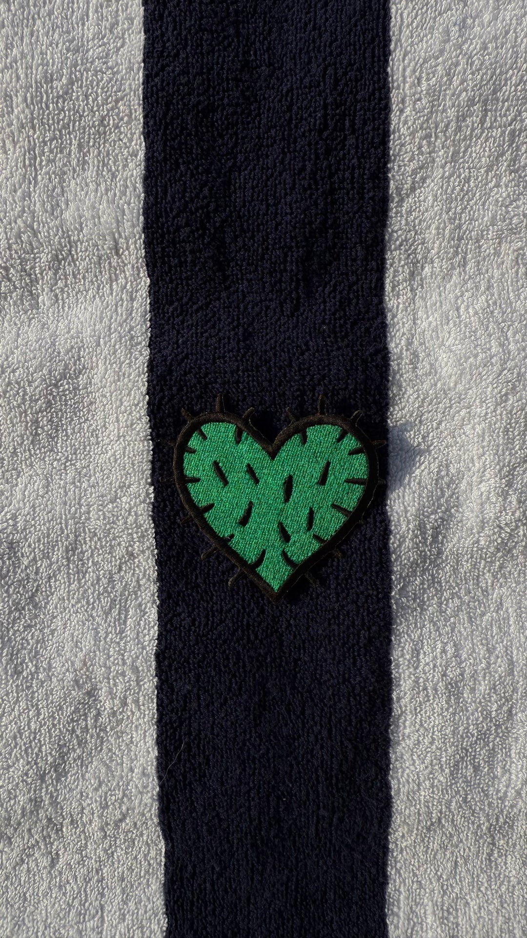 SPIKY HEART PATCH