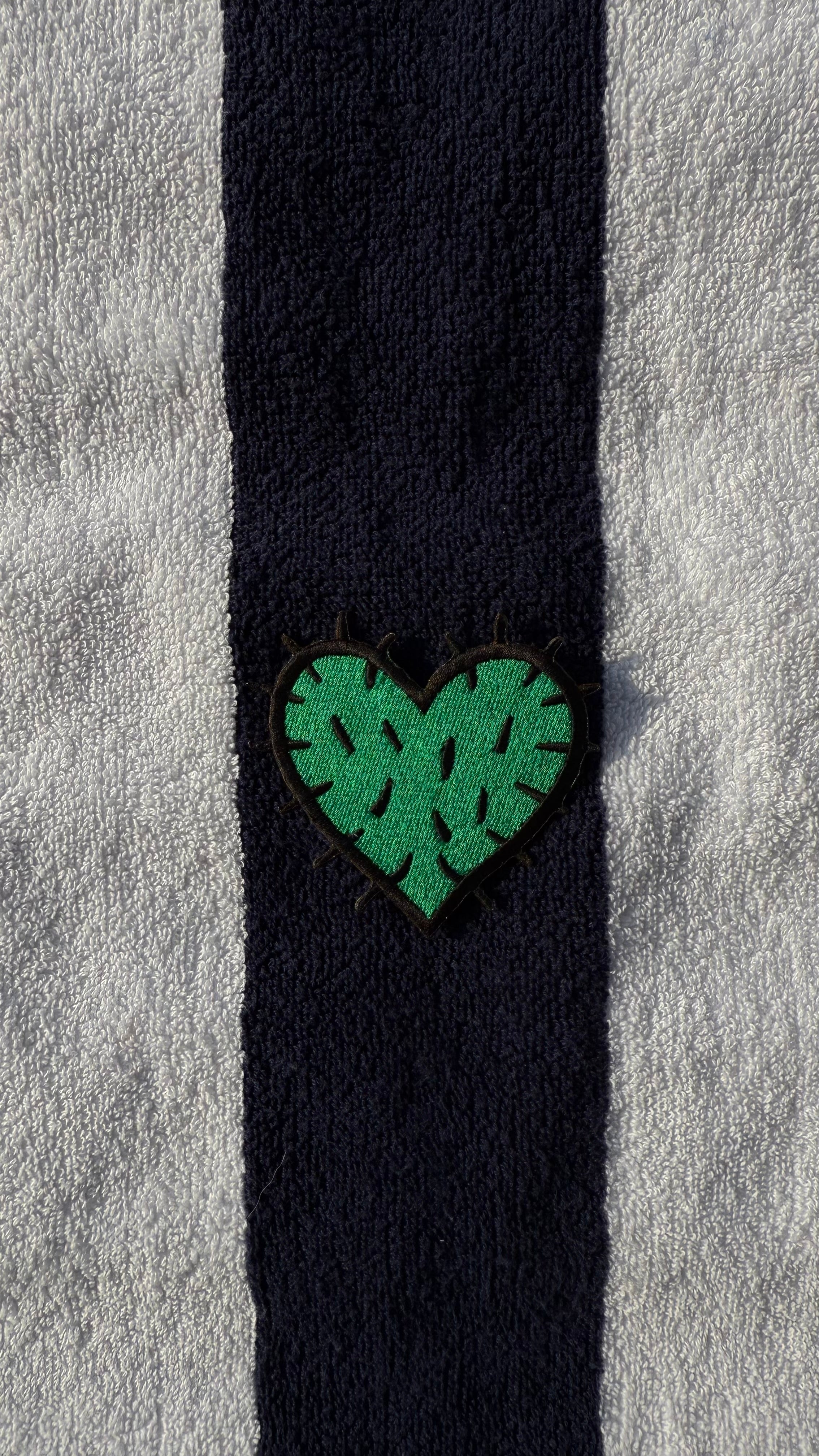 SPIKY HEART PATCH